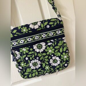 EUC Vera Bradley Triple Zip Hipster